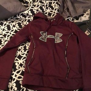 Underarmour Camo maroon and mint sweatshirt storm